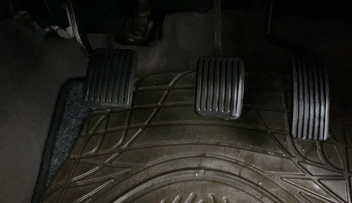 2015 Hyundai i10 SPORTZ 1.1, Petrol, Manual, 75,400 km, Pedals