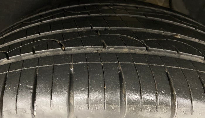 2017 Hyundai Tucson GLS 4WD AT DIESEL, Diesel, Automatic, 70,087 km, Left Rear Tyre Tread