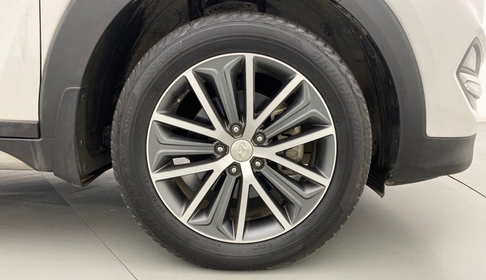 2017 Hyundai Tucson GLS 4WD AT DIESEL, Diesel, Automatic, 70,087 km, Right Front Wheel