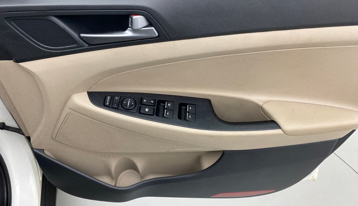 2017 Hyundai Tucson GLS 4WD AT DIESEL, Diesel, Automatic, 70,087 km, Driver Side Door Panels Control