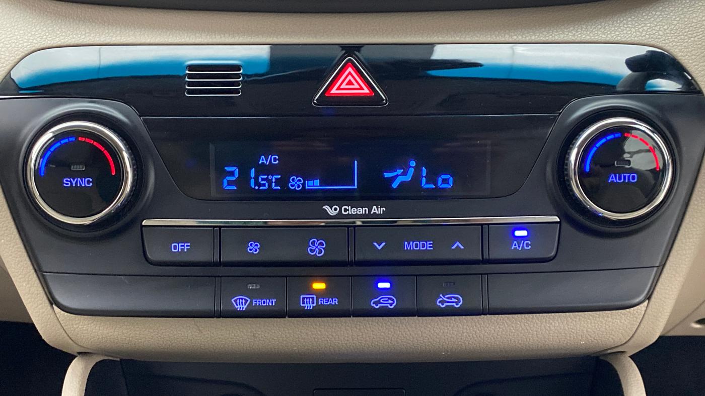 2017 Hyundai Tucson GLS 4WD AT DIESEL, Diesel, Automatic, 70,087 km, Automatic Climate Control