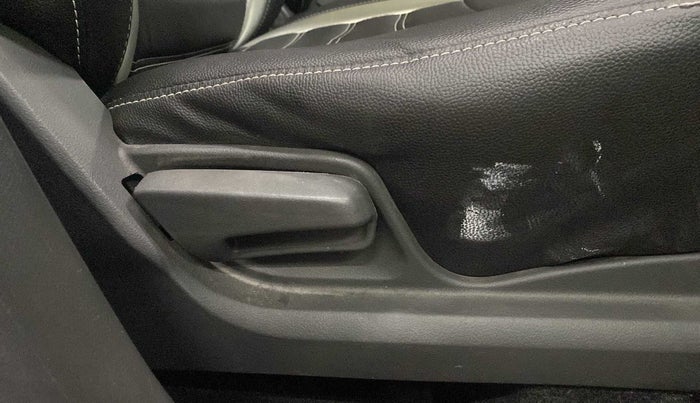 2010 Maruti Swift VXI, Petrol, Manual, 83,036 km, Driver Side Adjustment Panel