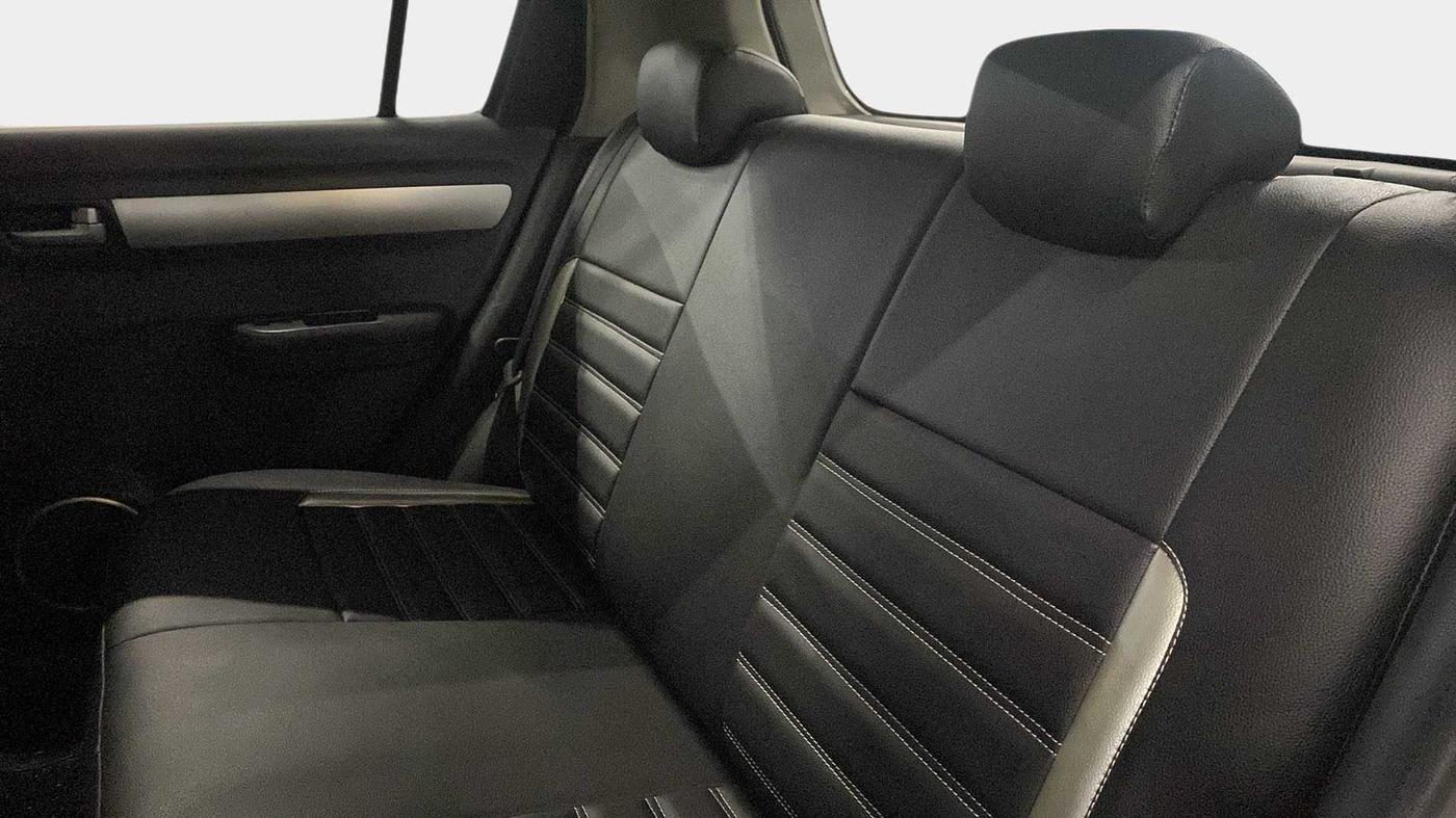 2010 Maruti Swift VXI, Petrol, Manual, 83,036 km, Right Side Rear Door Cabin