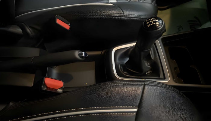2021 Maruti Swift VXI, Petrol, Manual, 15,218 km, Gear Lever