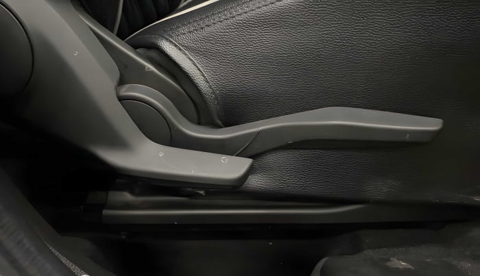 2021 Maruti Swift VXI, Petrol, Manual, 15,218 km, Driver Side Adjustment Panel