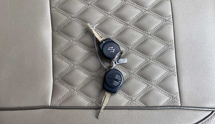 2019 Maruti Dzire VXI AMT, Petrol, Automatic, 49,984 km, Key Close Up