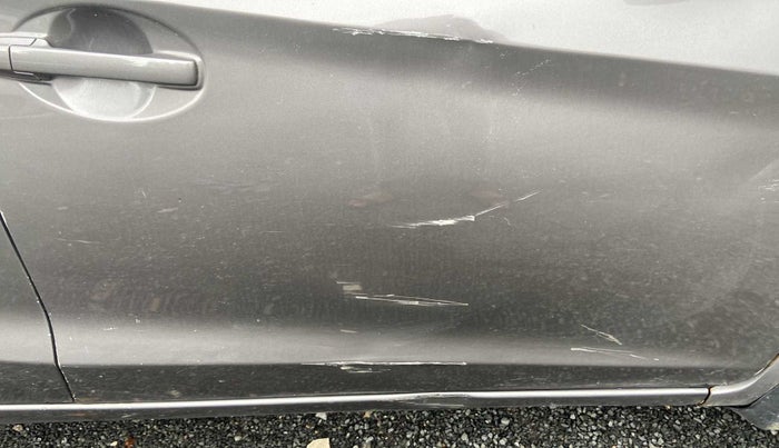 2012 Honda Brio V MT, Petrol, Manual, 42,375 km, Driver-side door - Slightly dented