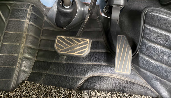 2017 Maruti IGNIS ZETA 1.3 AMT, Diesel, Automatic, 60,784 km, Pedals