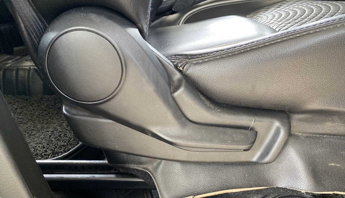 2017 Maruti IGNIS ZETA 1.3 AMT, Diesel, Automatic, 60,784 km, Driver Side Adjustment Panel