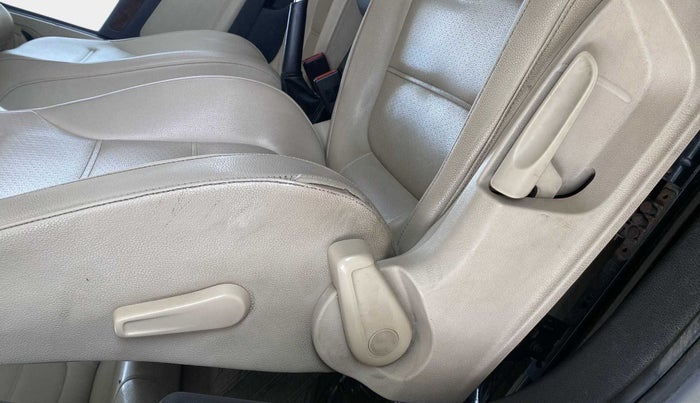 2016 Volkswagen Jetta COMFORTLINE TDI, Diesel, Manual, 1,05,437 km, Driver Side Adjustment Panel