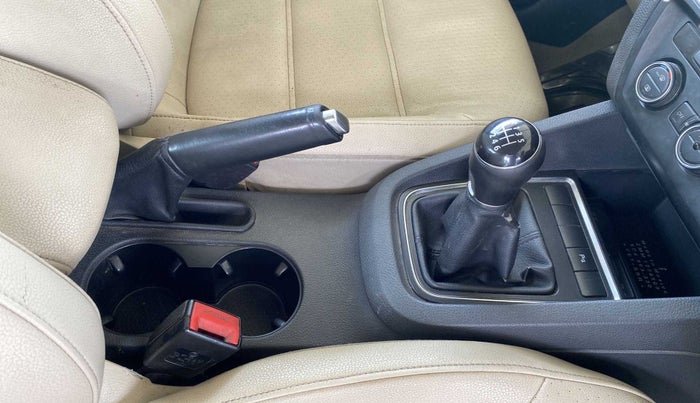 2016 Volkswagen Jetta COMFORTLINE TDI, Diesel, Manual, 1,05,437 km, Gear Lever