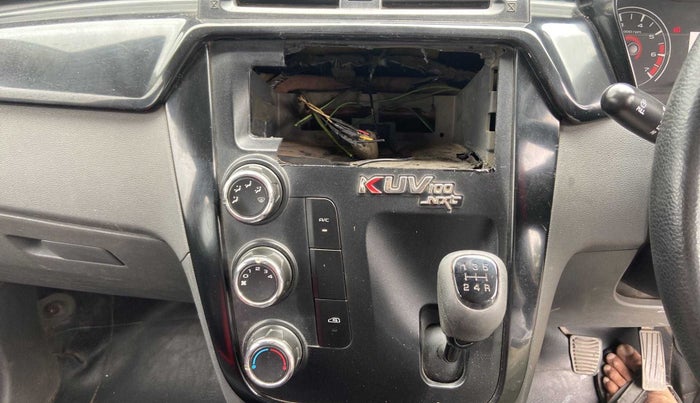 2018 Mahindra KUV 100 NXT K2 P 6 STR, Petrol, Manual, 61,558 km, AC Unit - AC panel minor damage