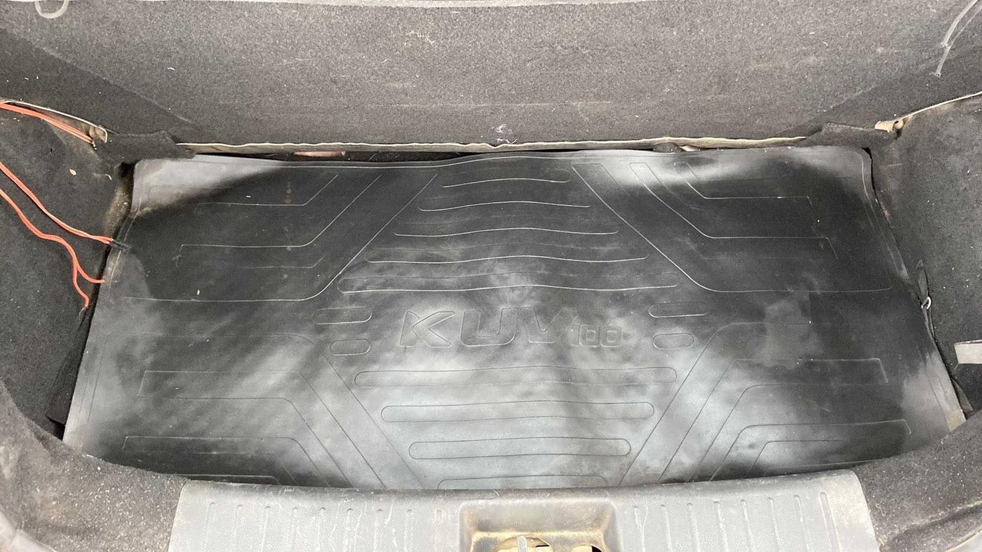 2018 Mahindra KUV 100 NXT K2 P 6 STR, Petrol, Manual, 61,558 km, Boot Inside