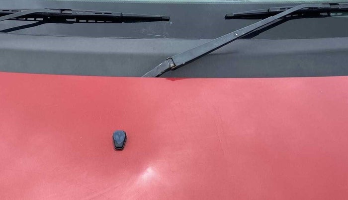 2018 Mahindra KUV 100 NXT K2 P 6 STR, Petrol, Manual, 61,558 km, Front windshield - Nozzle alignment