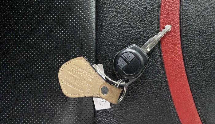 2016 Maruti Swift VXI, Petrol, Manual, 40,368 km, Key Close Up