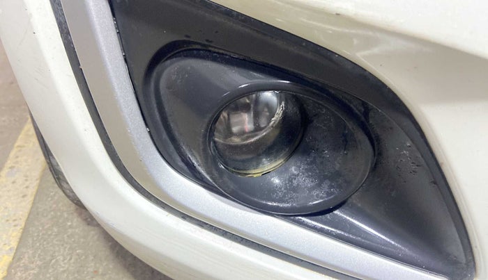 2016 Maruti Swift VXI, Petrol, Manual, 40,368 km, Right fog light - Not working