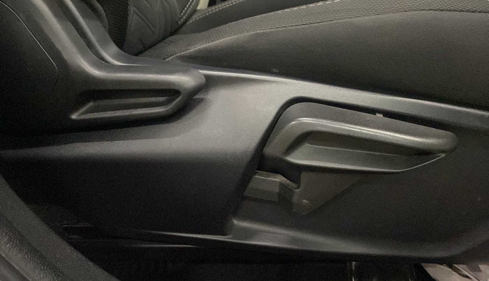 2022 Tata NEXON XZA PLUS (O) DIESEL, Diesel, Automatic, 33,065 km, Driver Side Adjustment Panel