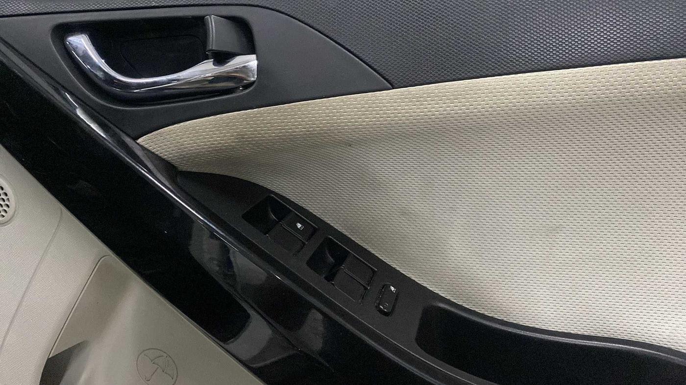 2022 Tata NEXON XZA PLUS (O) DIESEL, Diesel, Automatic, 33,065 km, Driver Side Door Panels Control