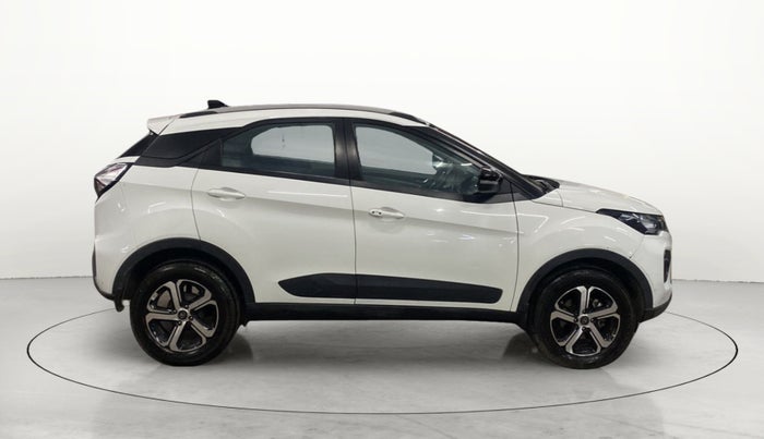 2022 Tata NEXON XZA PLUS (O) DIESEL, Diesel, Automatic, 33,065 km, Right Side View