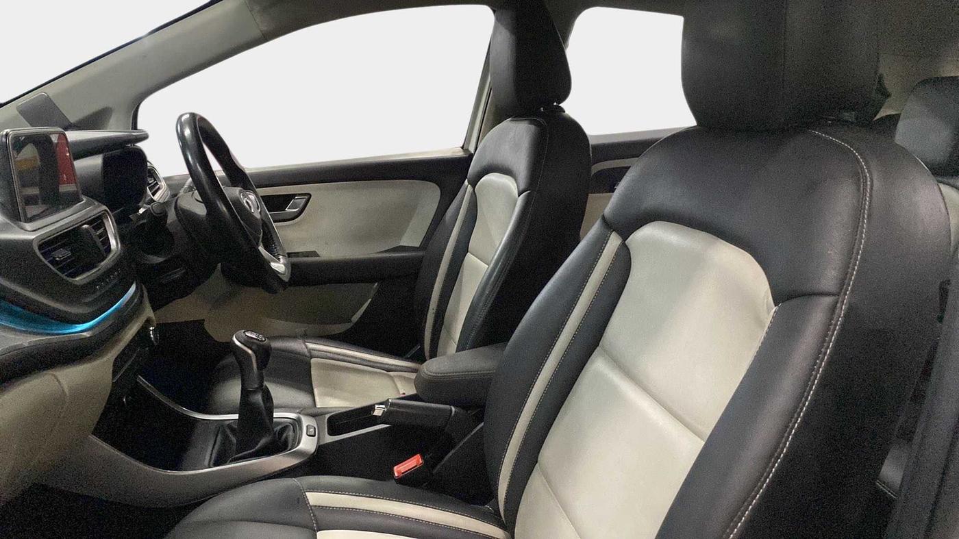 2021 Tata ALTROZ XZ DIESEL, Diesel, Manual, 60,526 km, Right Side Front Door Cabin