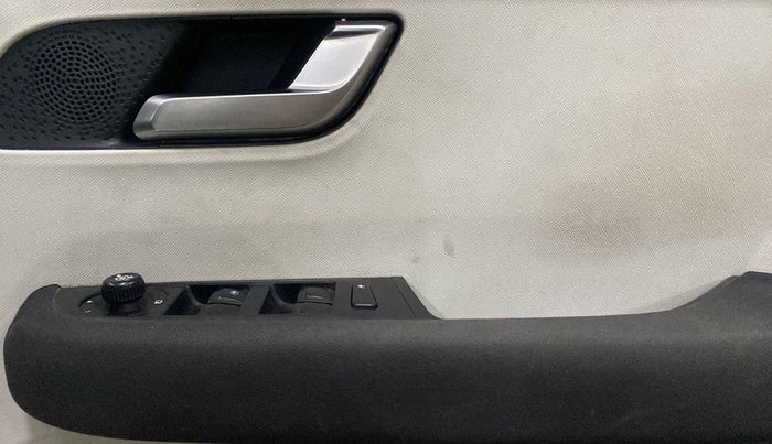 2021 Tata ALTROZ XZ DIESEL, Diesel, Manual, 60,526 km, Driver Side Door Panels Control
