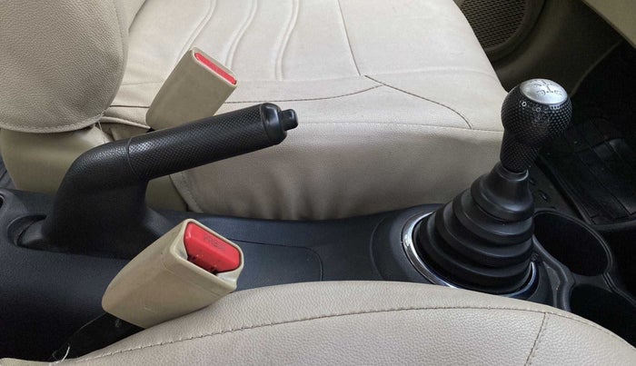 2014 Honda Amaze 1.5L I-DTEC S, Diesel, Manual, 88,392 km, Gear Lever