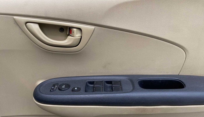 2014 Honda Amaze 1.5L I-DTEC S, Diesel, Manual, 88,392 km, Driver Side Door Panels Control