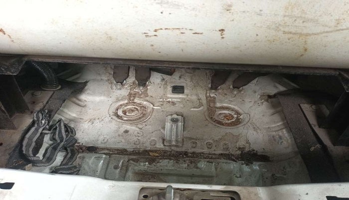 2017 Maruti Wagon R 1.0 VXI, CNG, Manual, 80,567 km, Boot floor - Slight discoloration