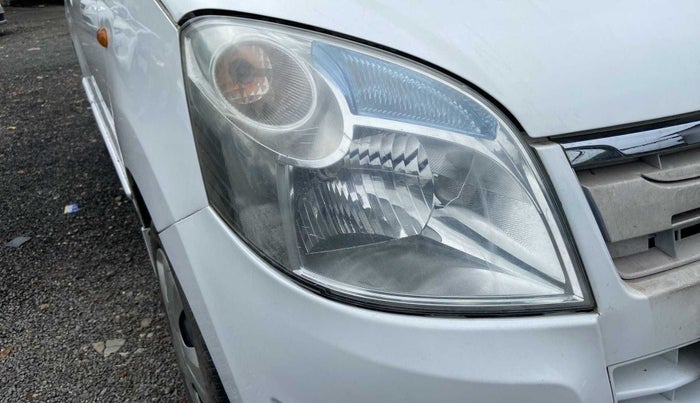 2017 Maruti Wagon R 1.0 VXI, CNG, Manual, 80,567 km, Right headlight - Minor scratches