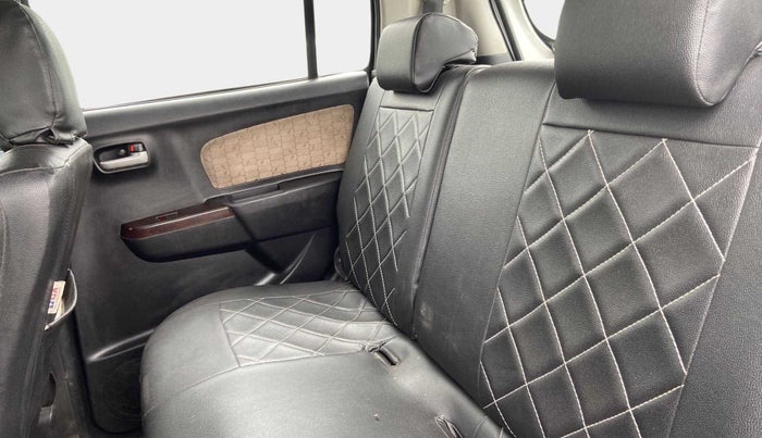2017 Maruti Wagon R 1.0 VXI, CNG, Manual, 80,567 km, Right Side Rear Door Cabin