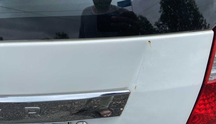 2017 Maruti Wagon R 1.0 VXI, CNG, Manual, 80,567 km, Dicky (Boot door) - Paint has minor damage