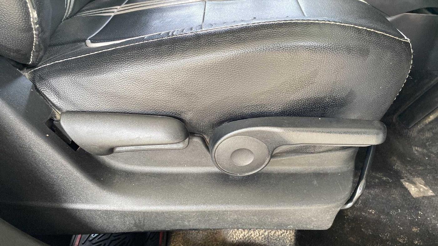2017 Maruti Vitara Brezza ZDI, Diesel, Manual, 89,409 km, Driver Side Adjustment Panel