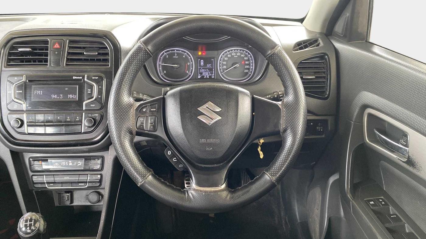 2017 Maruti Vitara Brezza ZDI, Diesel, Manual, 89,409 km, Steering Wheel Close Up
