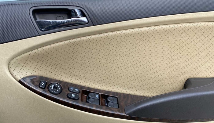 2013 Hyundai Verna FLUIDIC 1.6 VTVT SX OPT, Petrol, Manual, 50,908 km, Driver Side Door Panels Control