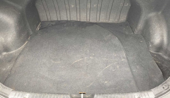 2013 Hyundai Verna FLUIDIC 1.6 VTVT SX OPT, Petrol, Manual, 50,908 km, Boot Inside