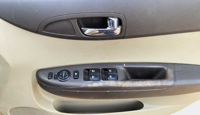 2011 Hyundai i20 ASTA 1.2, Petrol, Manual, 46,624 km, Driver Side Door Panels Control