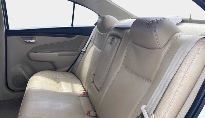 2016 Maruti Ciaz ZDI+ SHVS, Diesel, Manual, 1,00,094 km, Right Side Rear Door Cabin