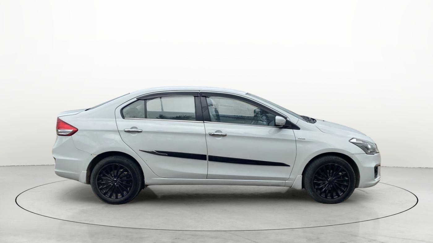 2016 Maruti Ciaz ZDI+ SHVS, Diesel, Manual, 1,00,094 km, Right Side View