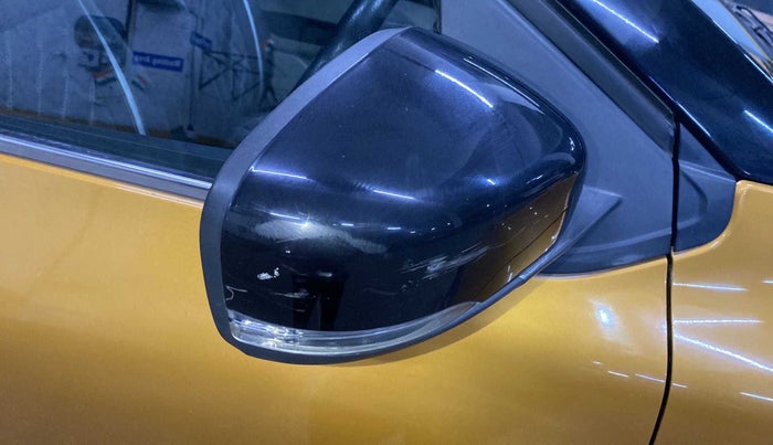 2021 Renault TRIBER RXZ DUAL TONE, Petrol, Manual, 23,326 km, Right rear-view mirror - Minor scratches