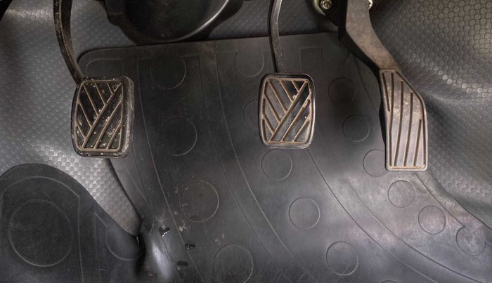 2011 Maruti Swift Dzire VXI, Petrol, Manual, 97,341 km, Pedals