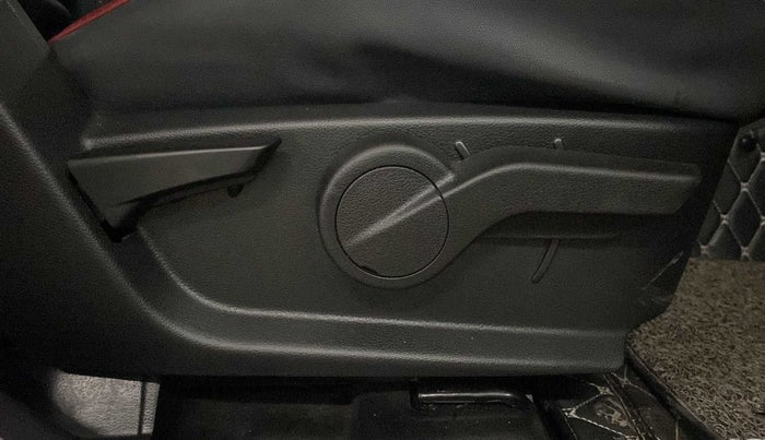 2022 Mahindra Thar LX HT PETROL 4WD MT, Petrol, Manual, 24,853 km, Driver Side Adjustment Panel