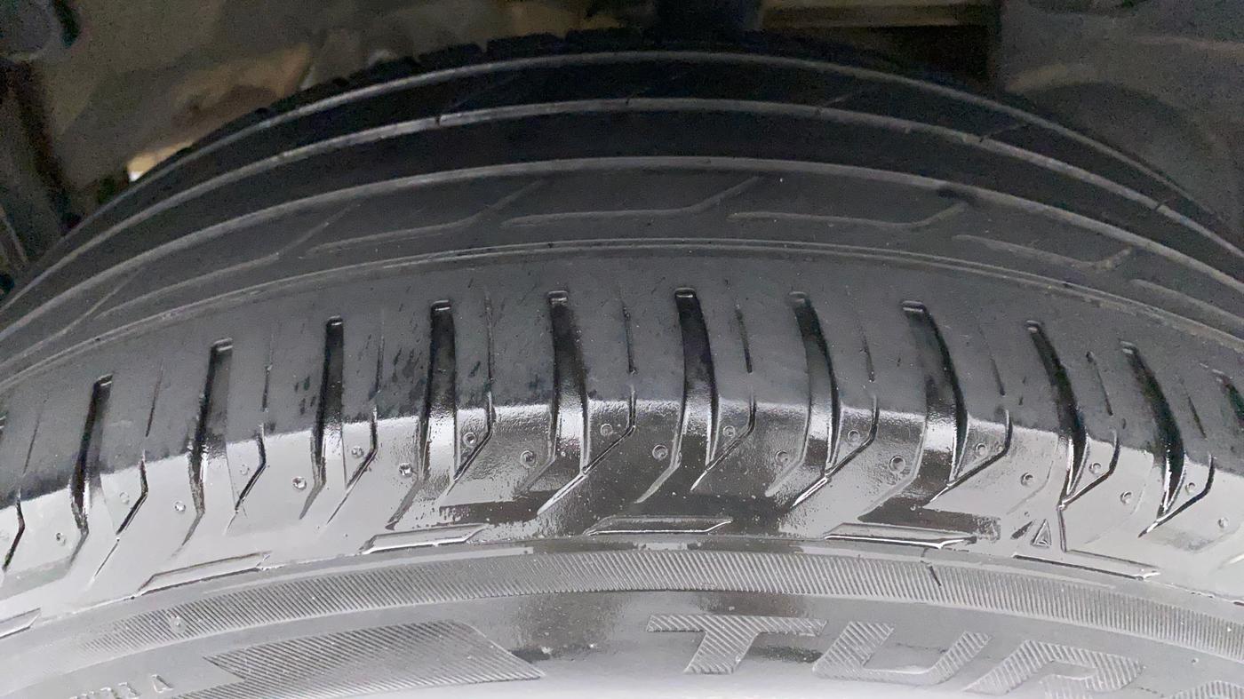 2018 Renault Duster RXE PETROL, Petrol, Manual, 61,537 km, Left Rear Tyre Tread