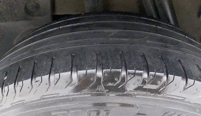 2018 Renault Duster RXE PETROL, Petrol, Manual, 61,537 km, Right Rear Tyre Tread
