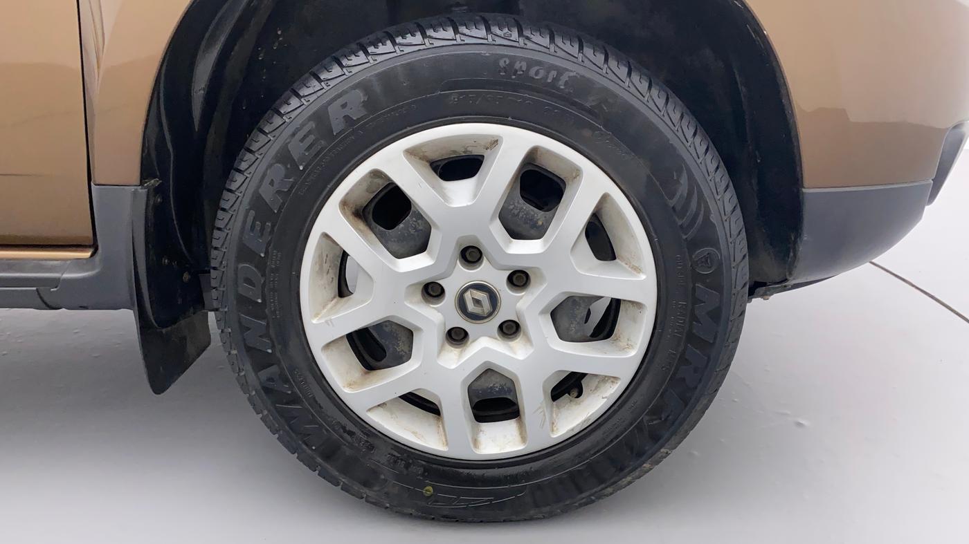 2018 Renault Duster RXE PETROL, Petrol, Manual, 61,537 km, Right Front Wheel