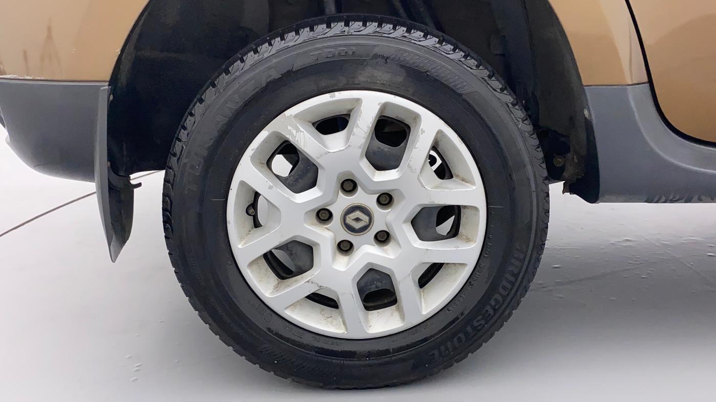 2018 Renault Duster RXE PETROL, Petrol, Manual, 61,537 km, Right Rear Wheel