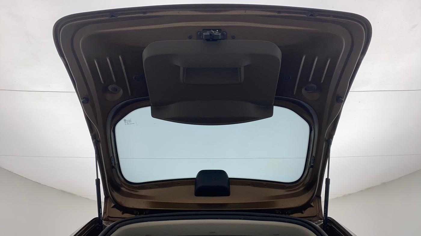2018 Renault Duster RXE PETROL, Petrol, Manual, 61,537 km, Boot Door Open