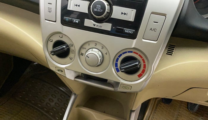 2010 Honda City 1.5L I-VTEC V MT, Petrol, Manual, 1,01,678 km, AC Unit - Main switch light not functional