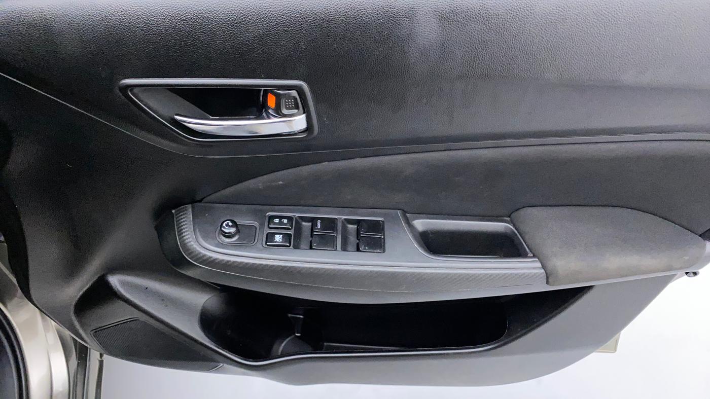2021 Maruti Swift VXI, Petrol, Manual, 57,572 km, Driver Side Door Panels Control