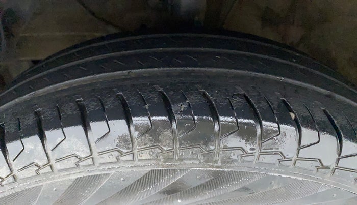 2021 Maruti Swift VXI, Petrol, Manual, 57,572 km, Left Front Tyre Tread