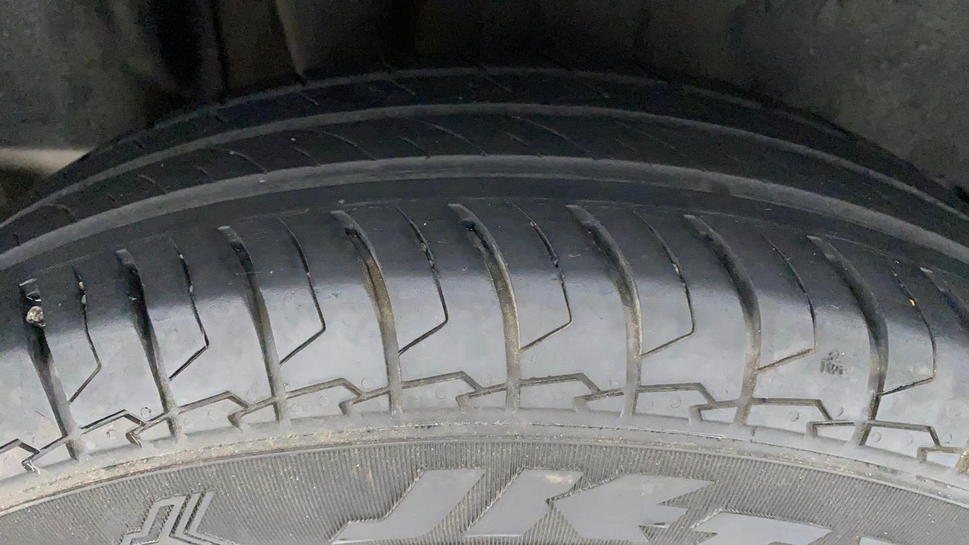 2021 Maruti Swift VXI, Petrol, Manual, 57,572 km, Right Rear Tyre Tread